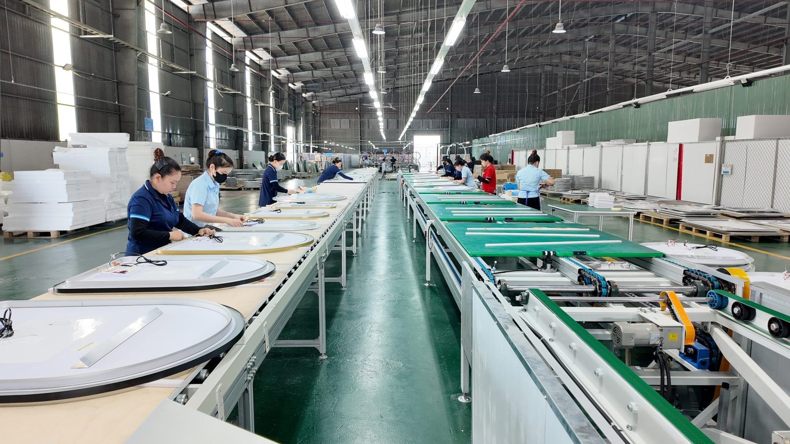 Zhiwei Vietnam LED bathroom mirror manufacturing